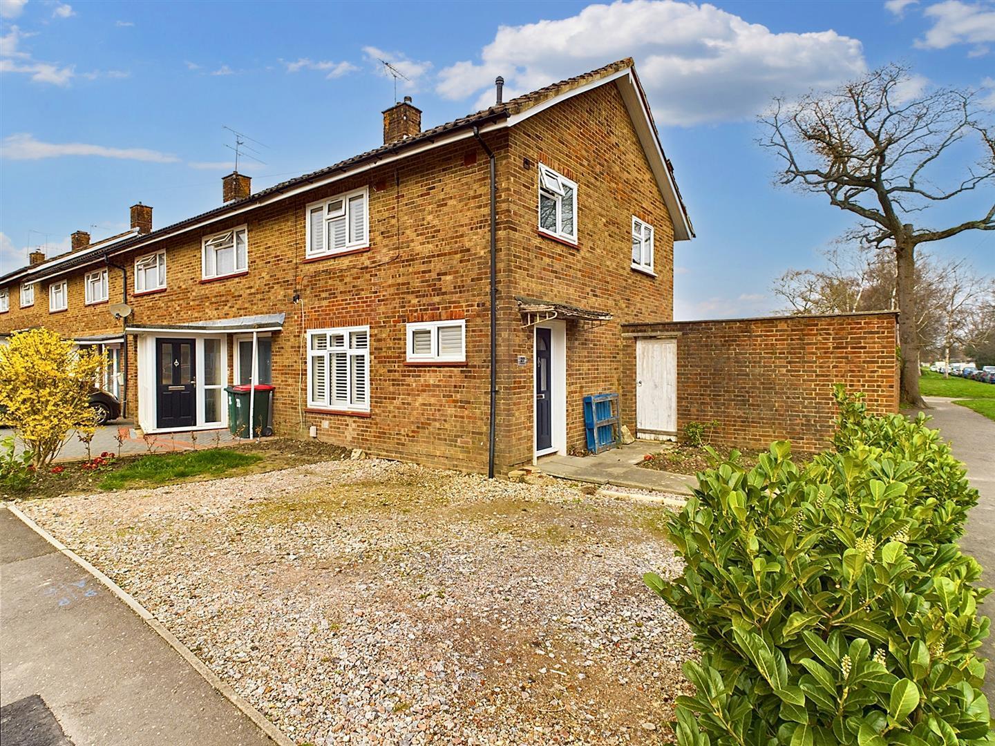 2 bedroom property for sale in Crossways, Three Bridges Guide price £