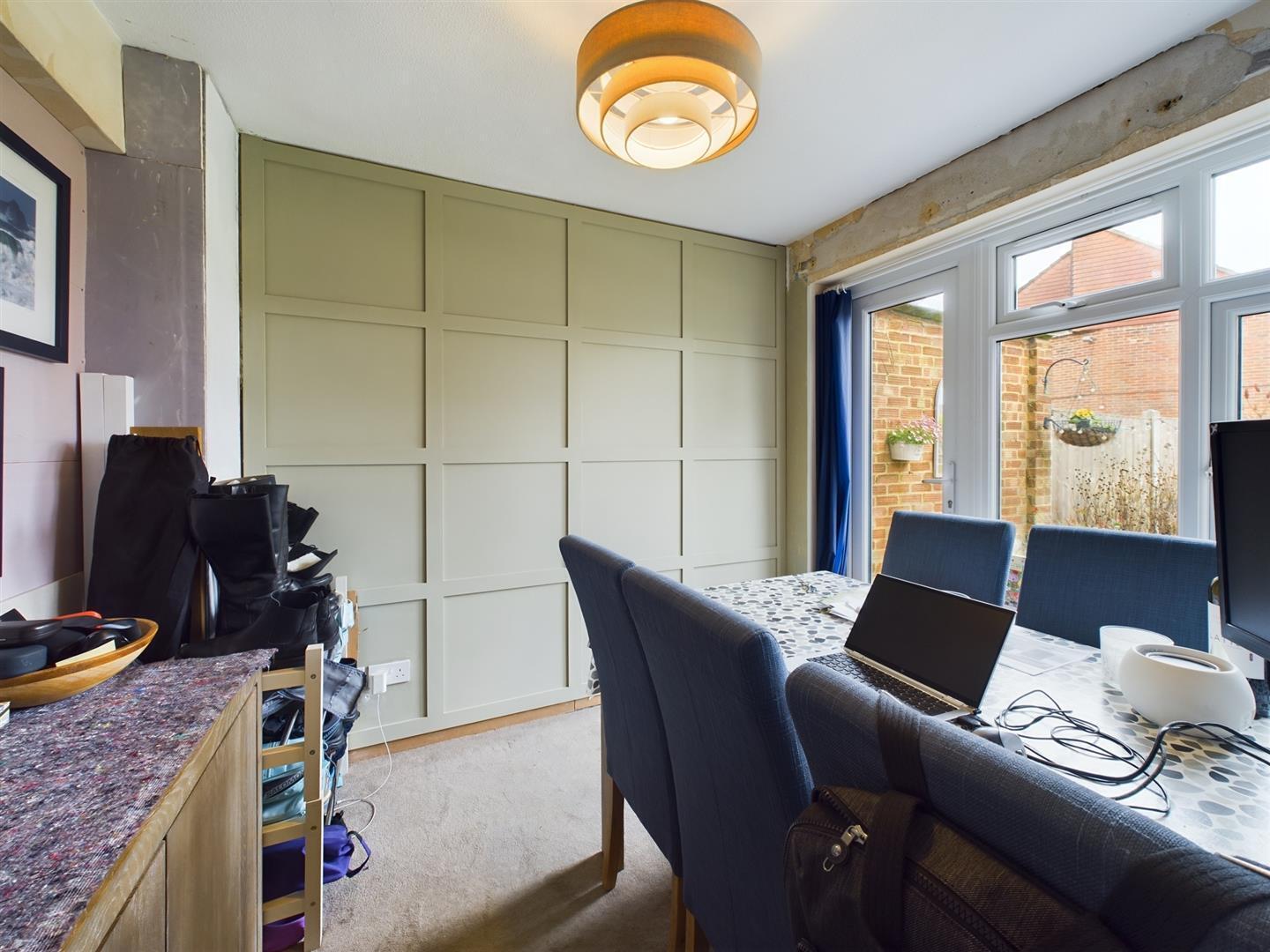 2 bedroom property for sale in Crossways, Three Bridges Guide price £