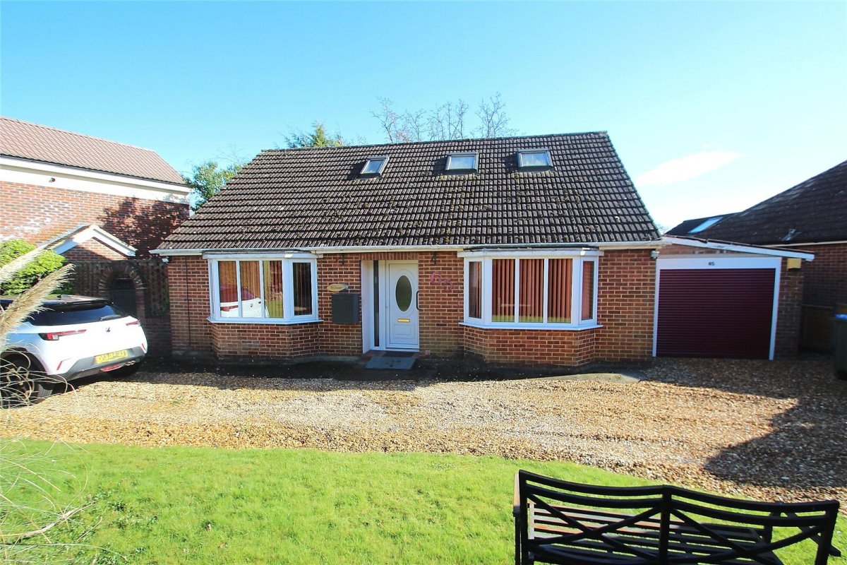 4 bedroom property for sale in Highlands Road, Fareham, Hampshire, PO15 Guide price £450,000