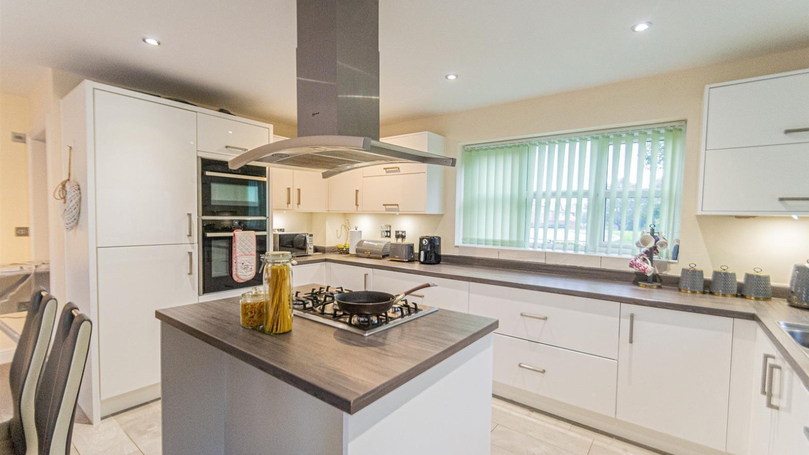 4 bedroom property to let in Actons Wood Lane, Sandymoor, Runcorn, WA7 £1,500 pcm