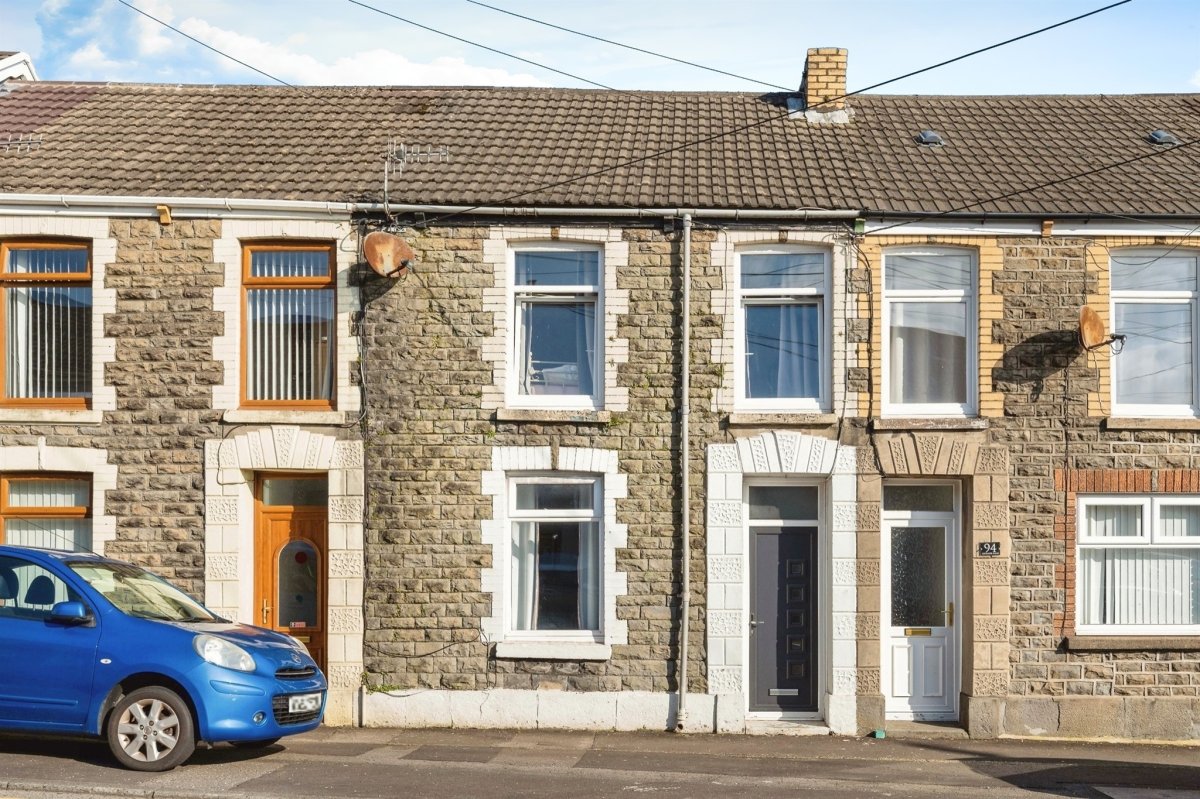 2 bedroom property for sale in Loughor Road, Gorseinon, SWANSEA £155,000