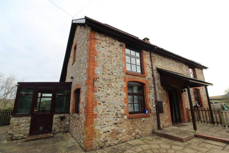 Stags 3 bedroom property to let in Combe Raleigh, Honiton