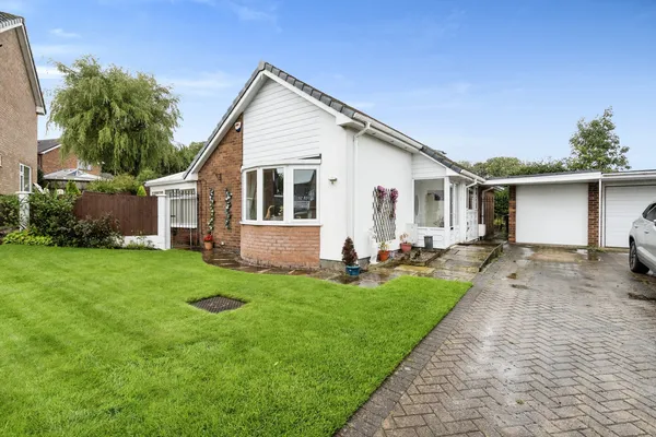 Oakbank Drive, Bolton, Greater Manche...