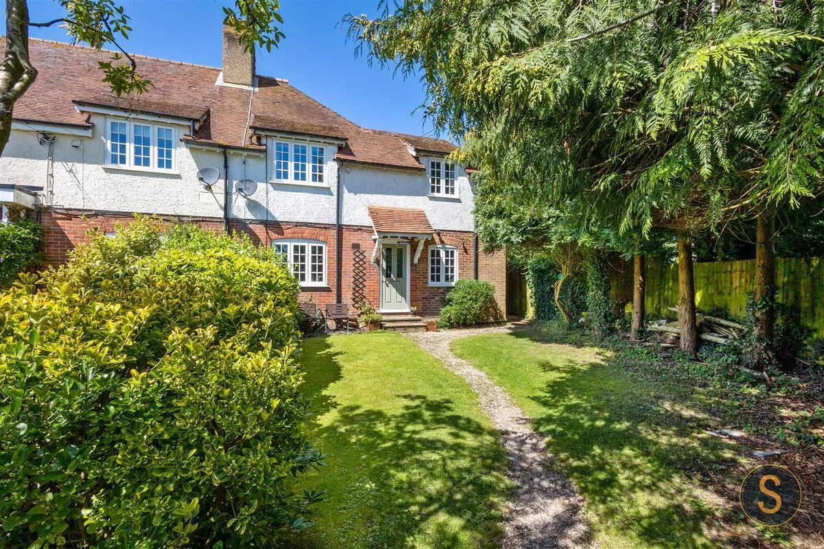 Chesham Road, Wigginton