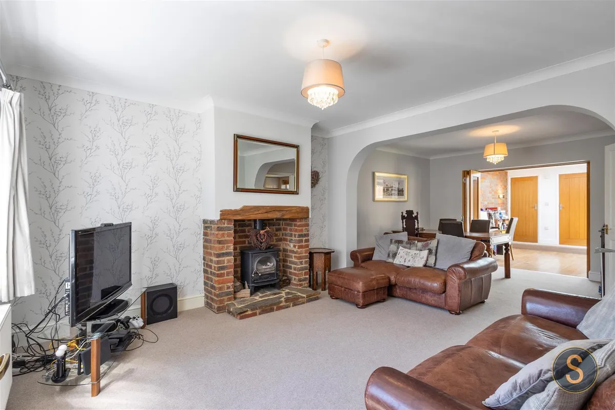 Chesham Road, Wigginton