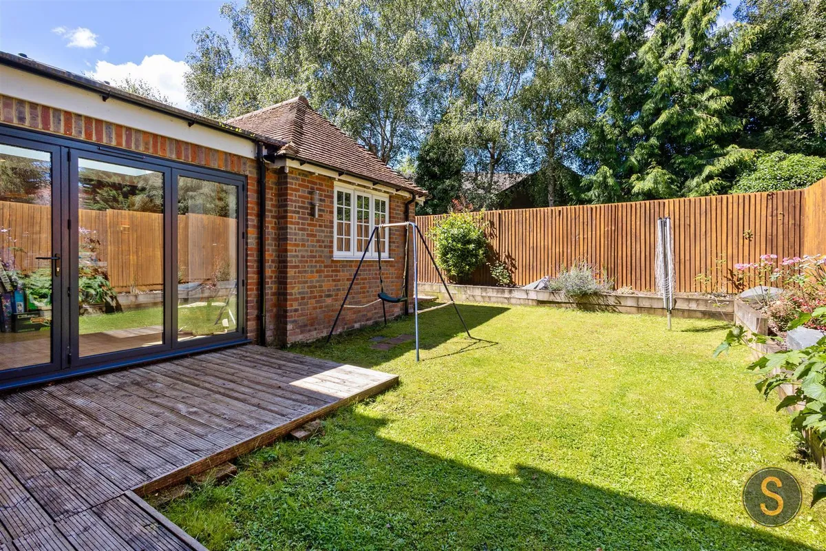 Chesham Road, Wigginton