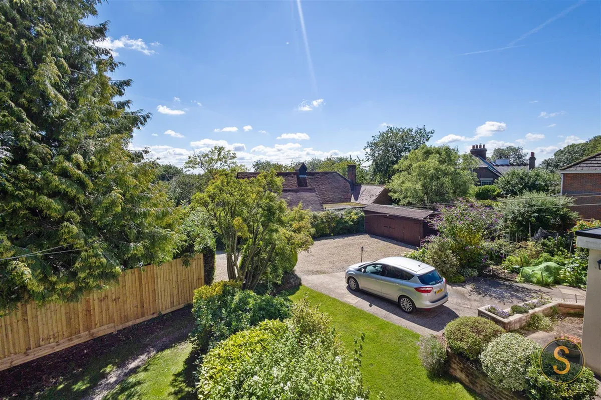 Chesham Road, Wigginton