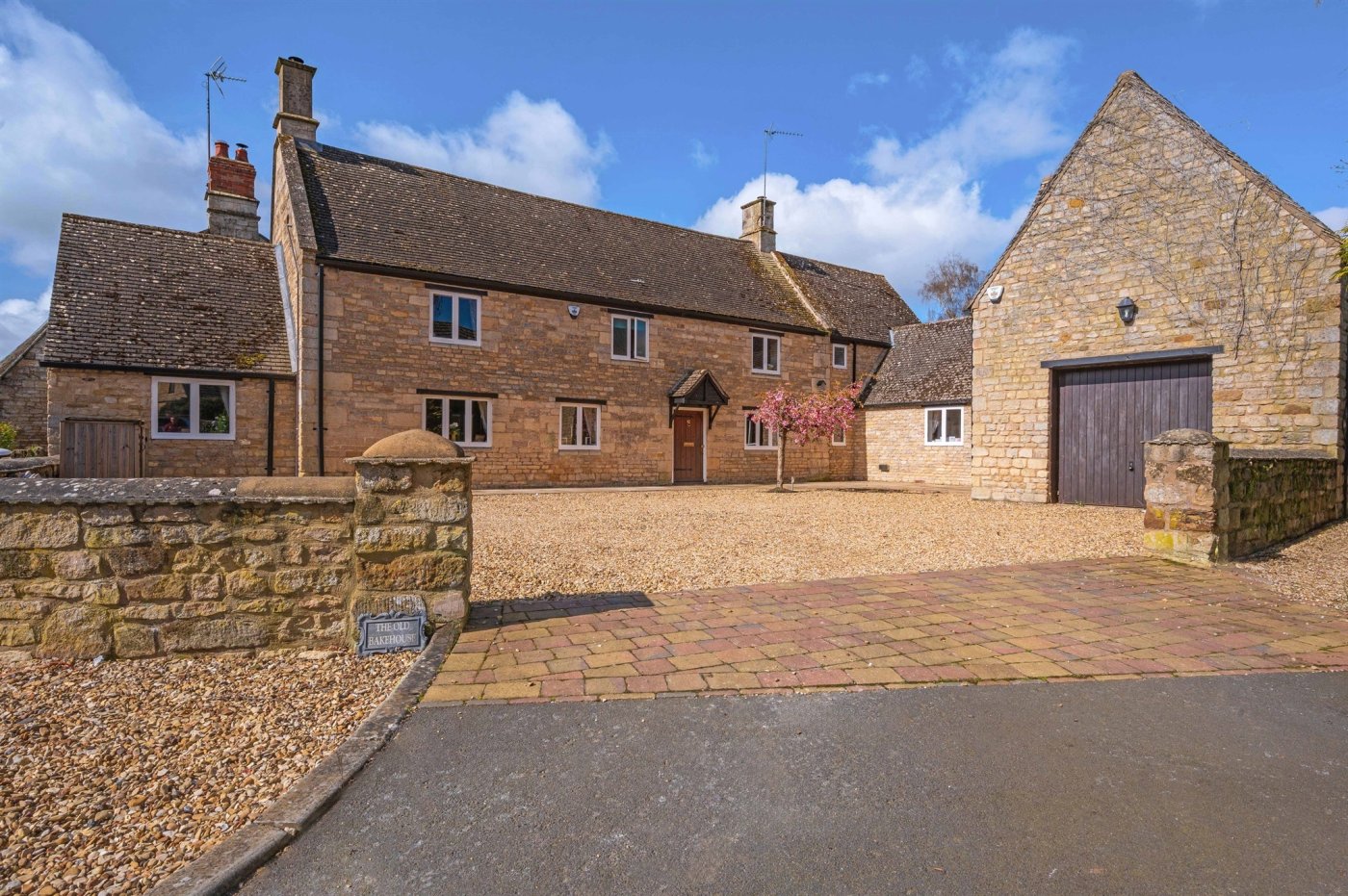 4 bedroom property for sale in Oundle Road, Weldon, Corby £675,000
