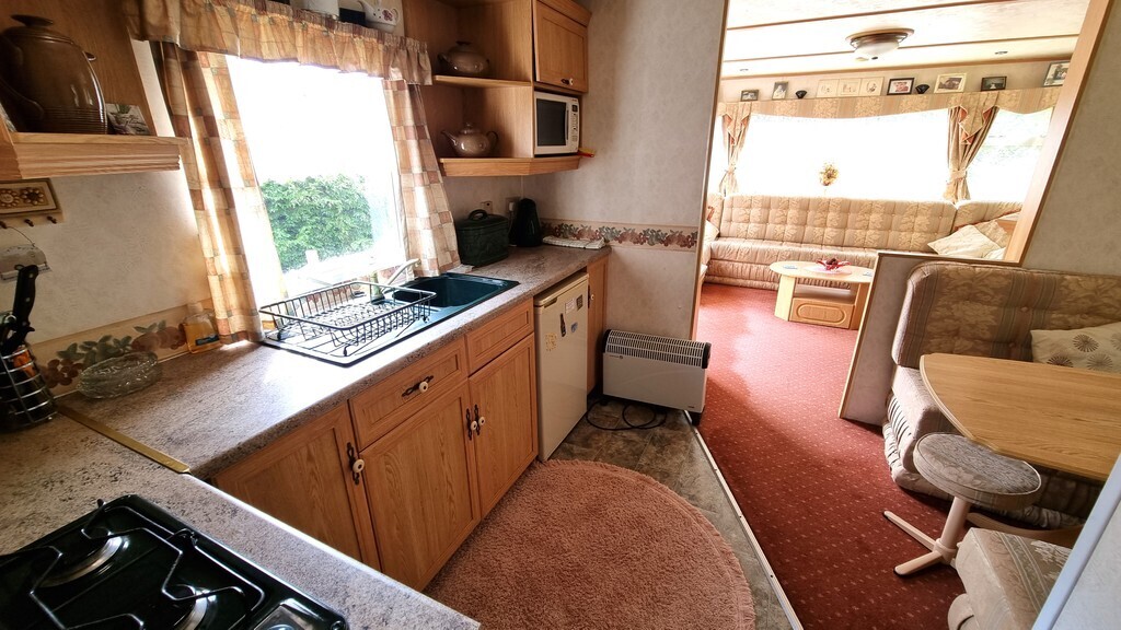 2 bedroom property for sale in Holton Hall Park, Upper Holton £70,000