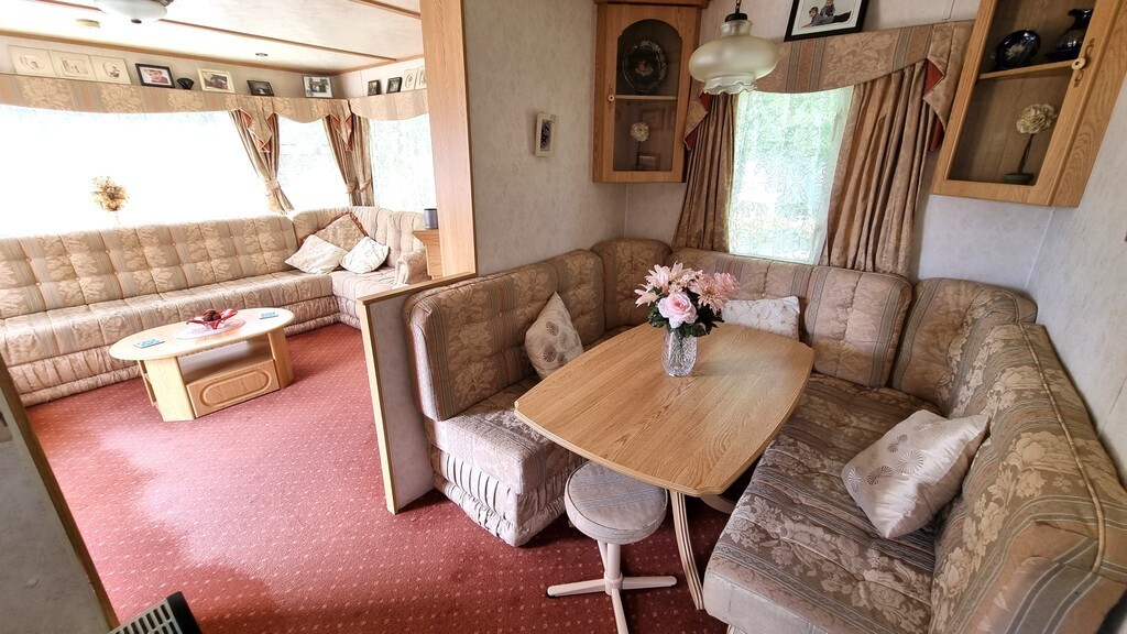 2 bedroom property for sale in Holton Hall Park, Upper Holton £70,000