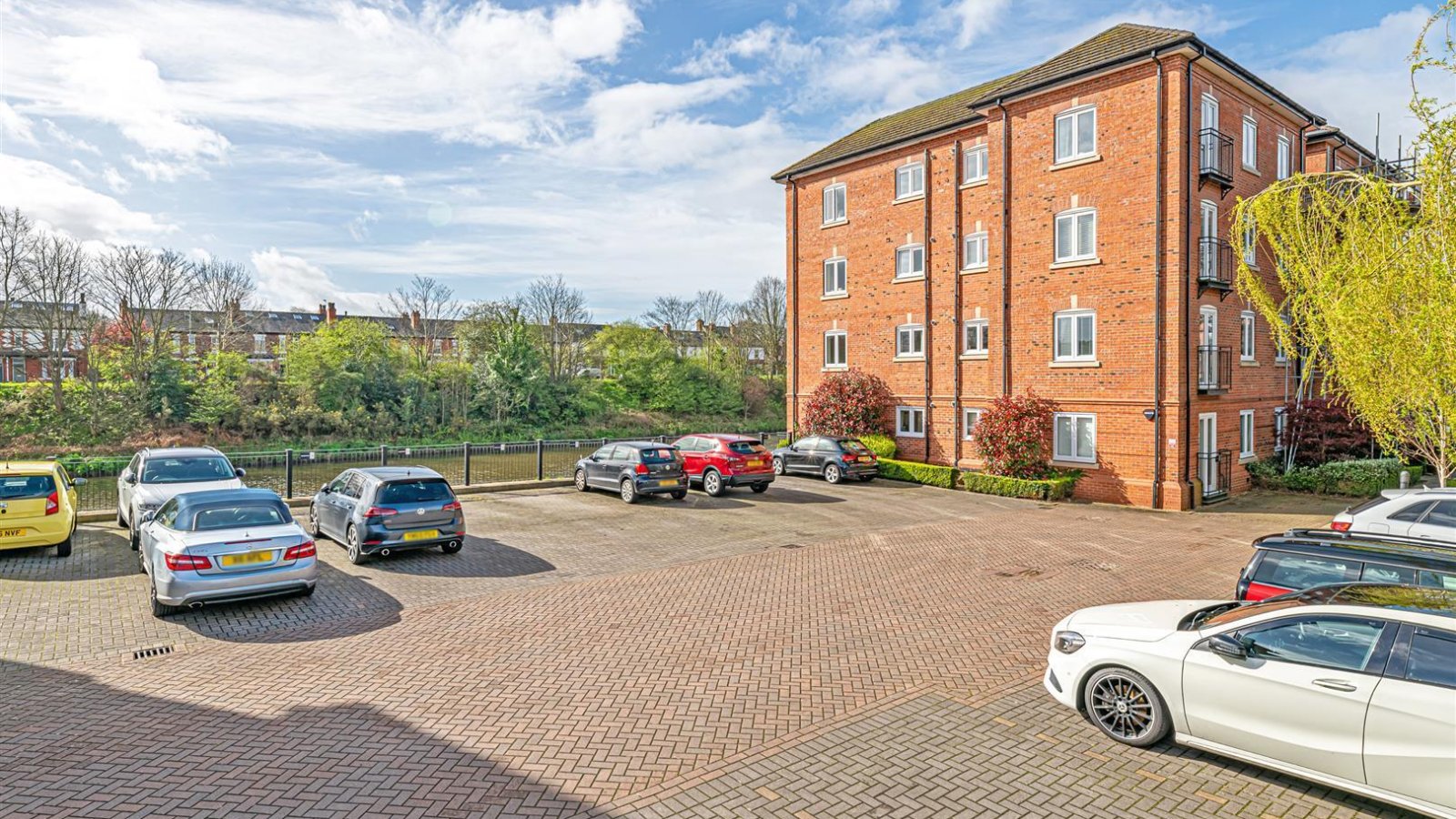 2 bedroom property for sale in Waters Edge, Warrington Offers in the