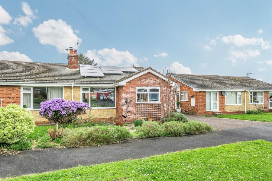 Stags 2 bedroom property for sale in Castle Park, Hemyock,