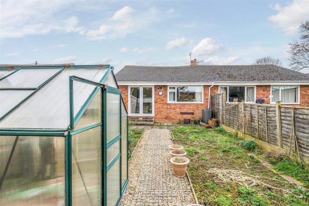 Stags 2 bedroom property for sale in Castle Park, Hemyock,