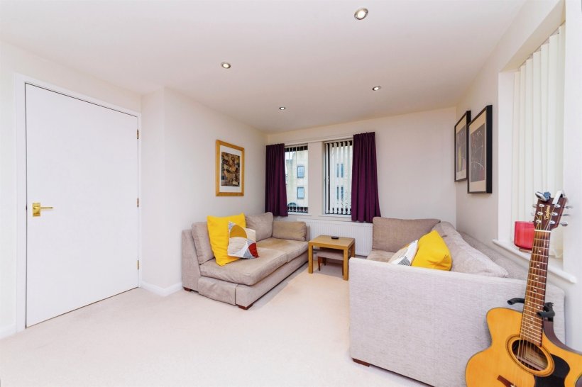 Welland Mews, Stamford 2 bedroom apartment Knight Partnership