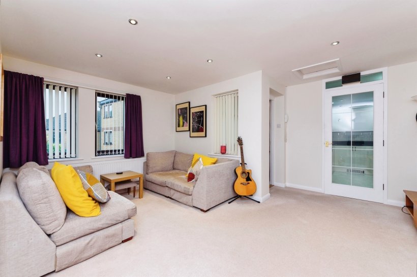 Welland Mews, Stamford 2 bedroom apartment Knight Partnership