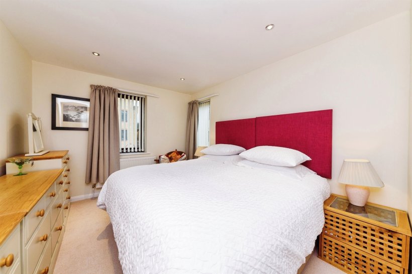 Welland Mews, Stamford 2 bedroom apartment Knight Partnership