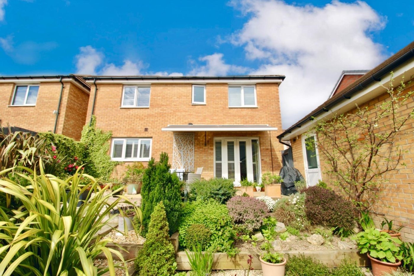 4 bedroom property for sale in Greenmeadow Way, Rhoose, Barry £400,000