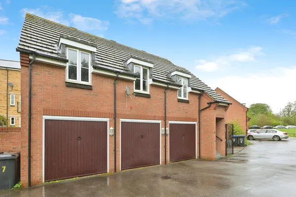 Dent Close, Northampton, NN5