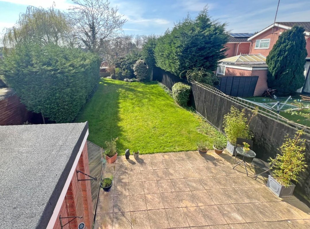 5 bedroom property for sale in Lindrick Drive, Stoneygate, Leicester