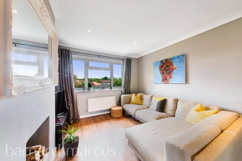 Stamford Green Road, EPSOM 2 bedroom apartment Barnard Marcus