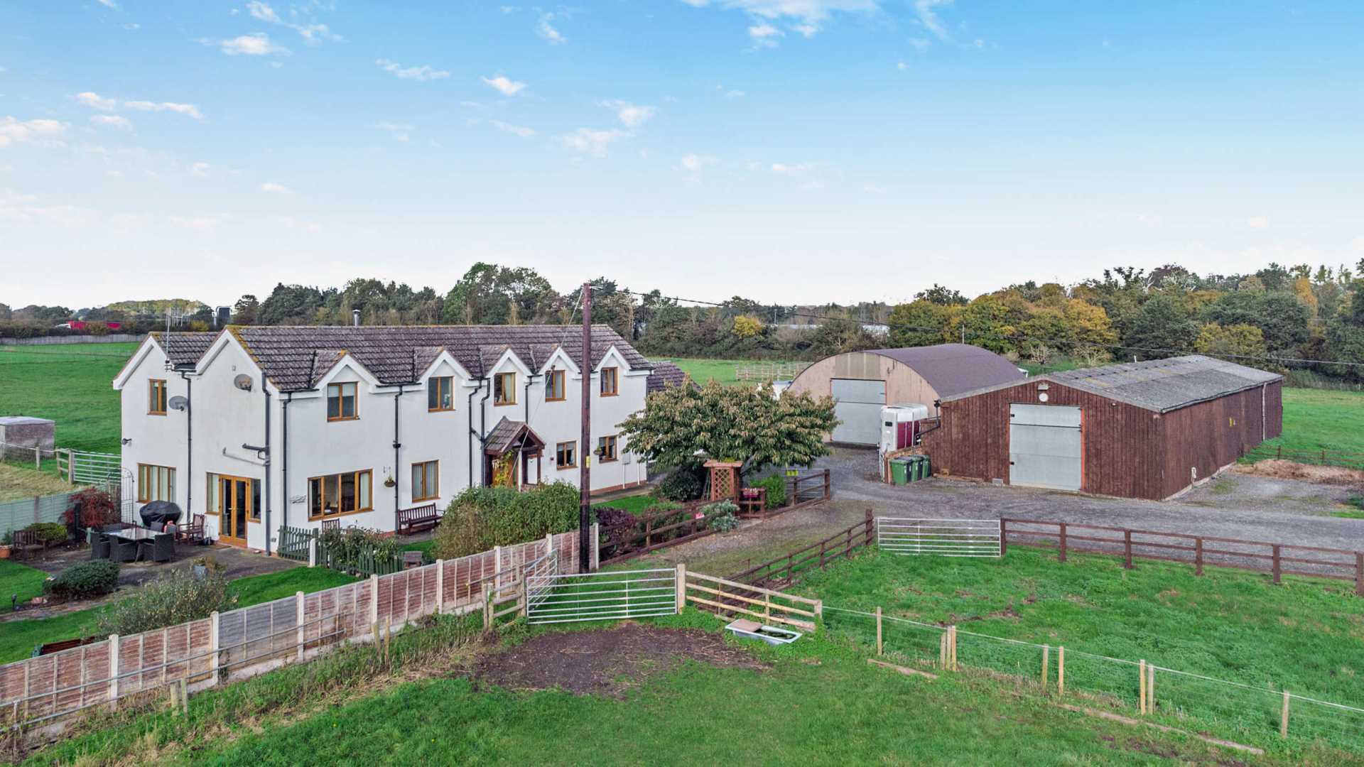 5 bedroom property to let in Wychbold, Droitwich, Worcestershire