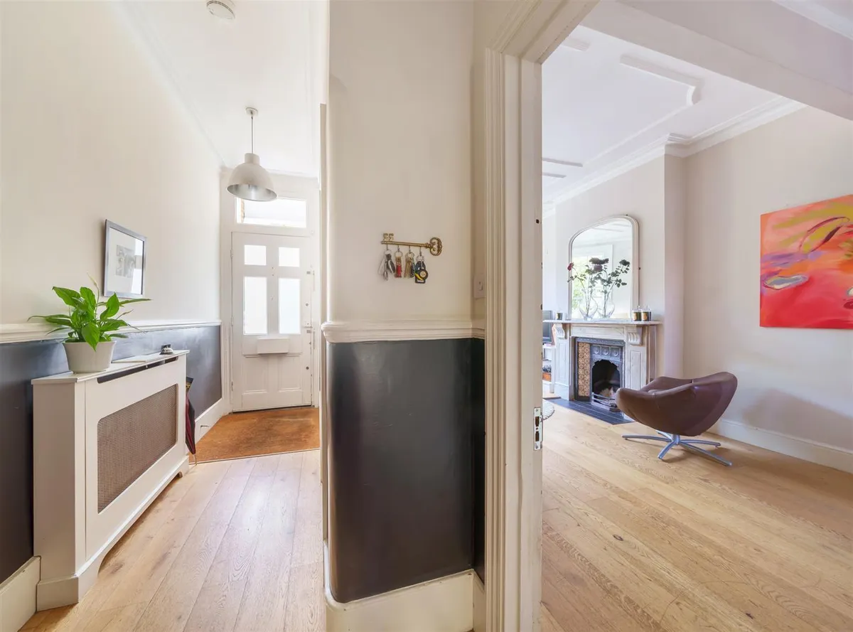 Windermere Avenue, London, NW6