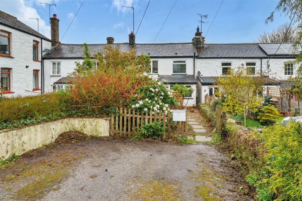 Stags 2 bedroom property for sale in James Terrace, Latchley, Gunnislake