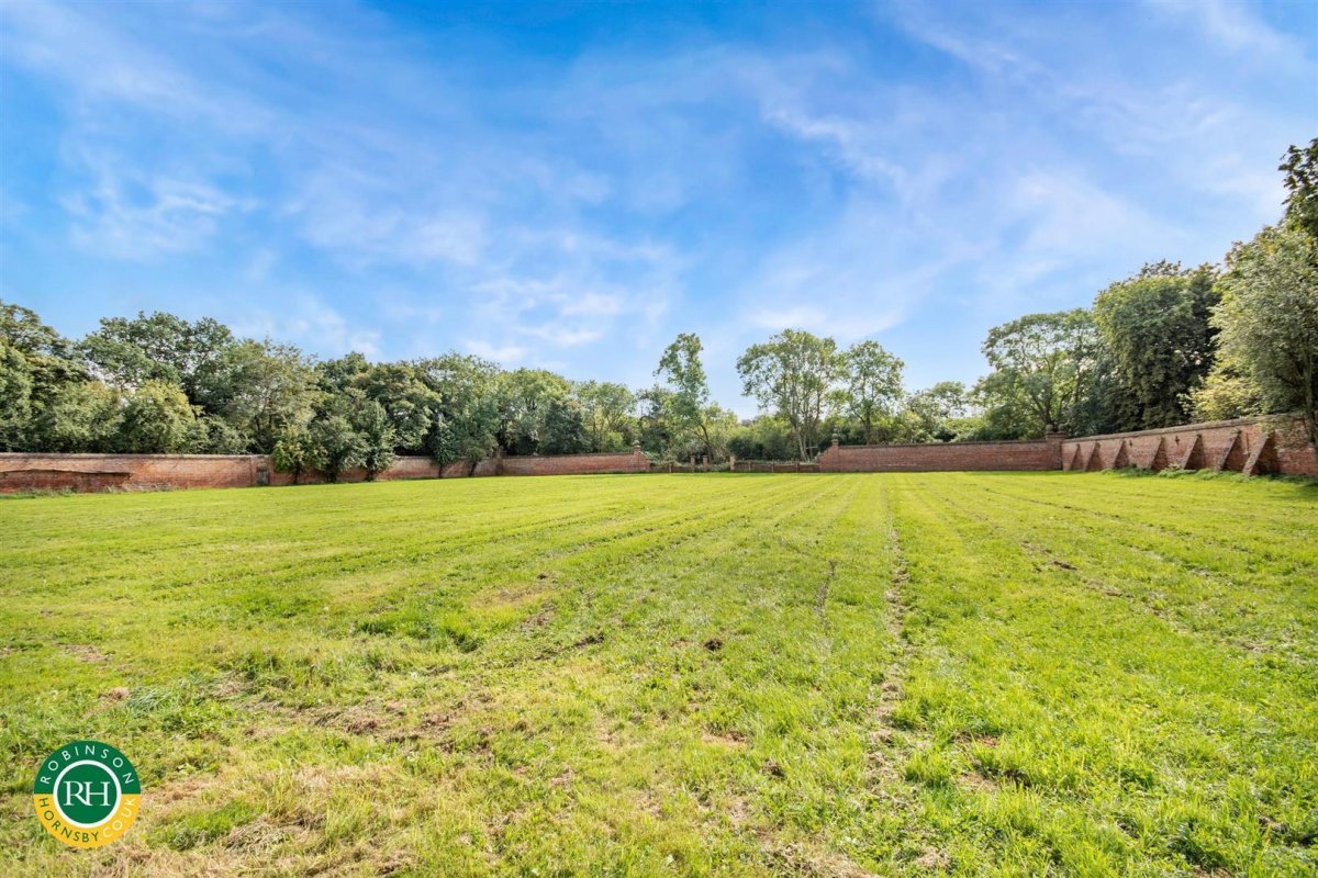 5 bedroom property for sale in Bawtry Road, Doncaster, DN11 0HP £850,000