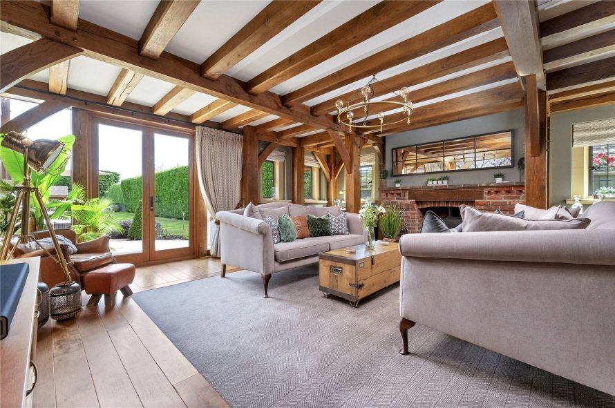 6 bedroom property for sale in The Ridings, Rothley, Leicester