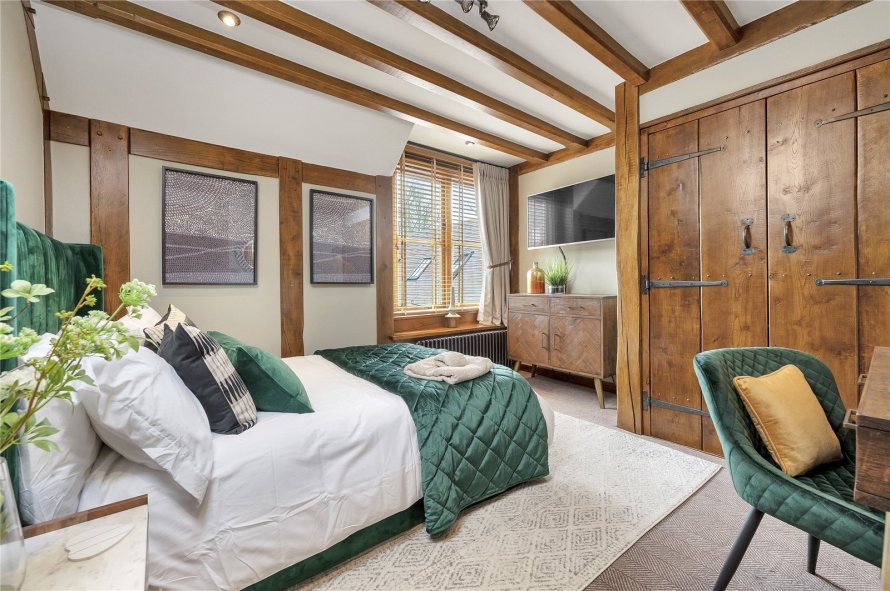 6 bedroom property for sale in The Ridings, Rothley, Leicester