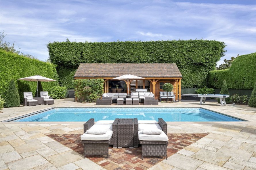 6 bedroom property for sale in The Ridings, Rothley, Leicester