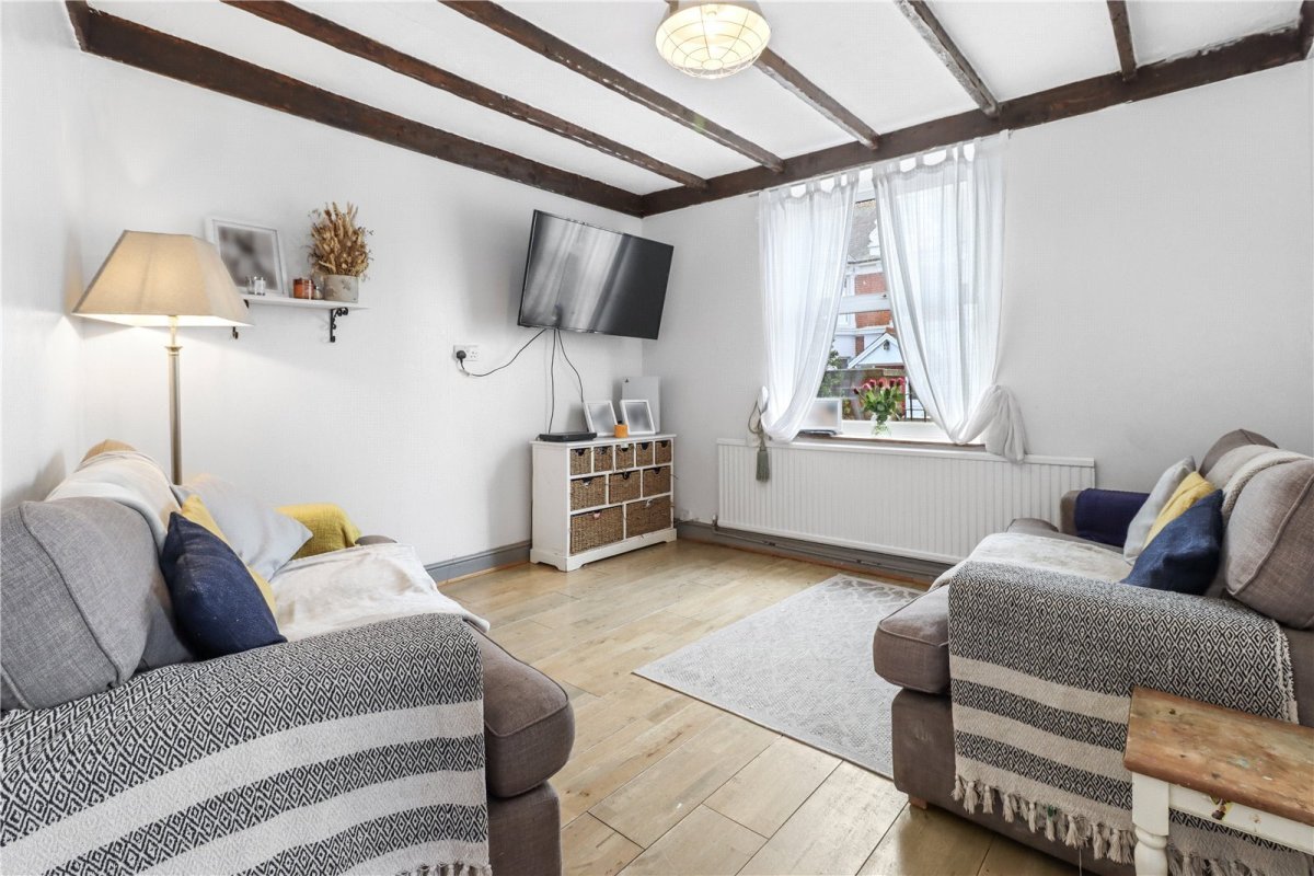 2 bedroom property for sale in London Road, Hailsham, East Sussex, BN27