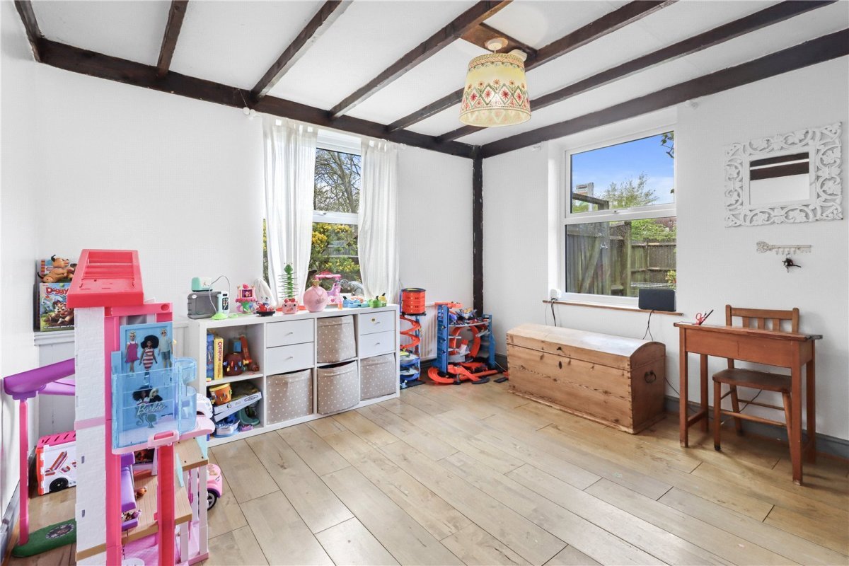 2 bedroom property for sale in London Road, Hailsham, East Sussex, BN27