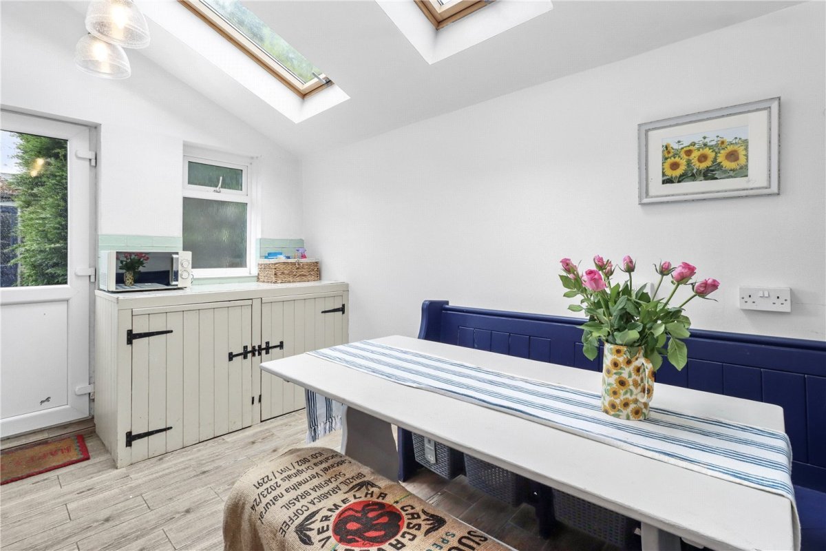 2 bedroom property for sale in London Road, Hailsham, East Sussex, BN27