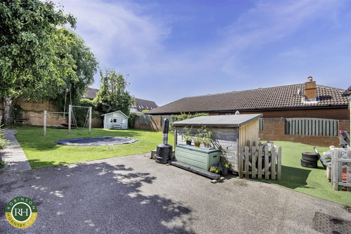 4 bedroom property for sale in Doncaster Road, Conisbrough Offers