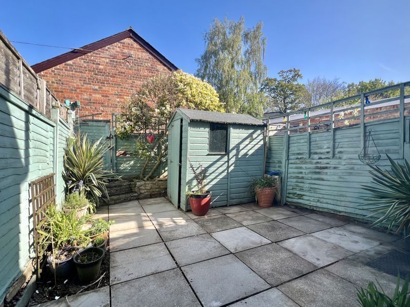 2 bedroom property for sale in Staplegrove Road, Taunton £190,000