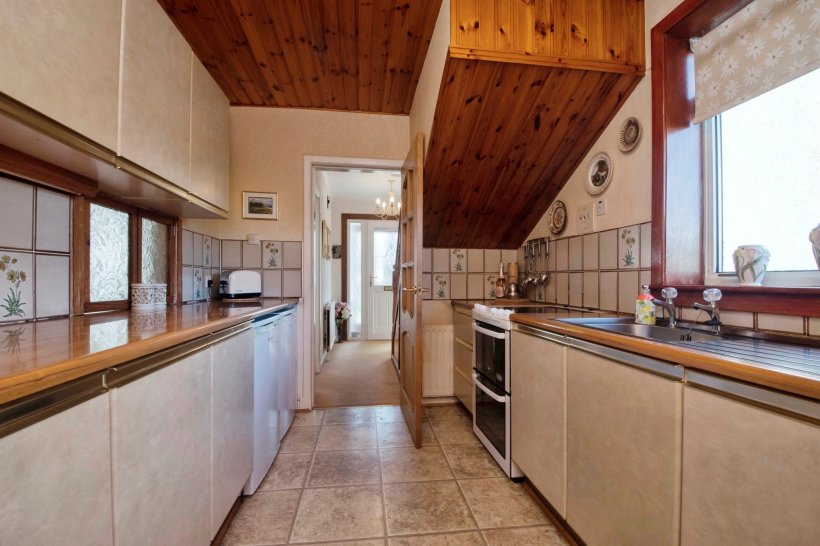 Dunvegan Avenue, Elderslie, Johnstone 3 bedroom semidetached house Allen & Harris