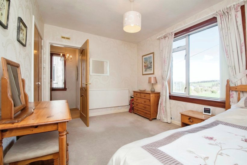 Dunvegan Avenue, Elderslie, Johnstone 3 bedroom semidetached house Allen & Harris