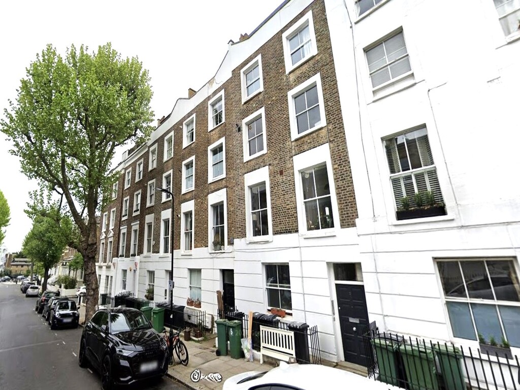 BRIGHT TOP FLOOR ONE BEDROOM FLAT  TO LET  AINGER ROAD  PRIMROSE HILL  NW3 Image 5