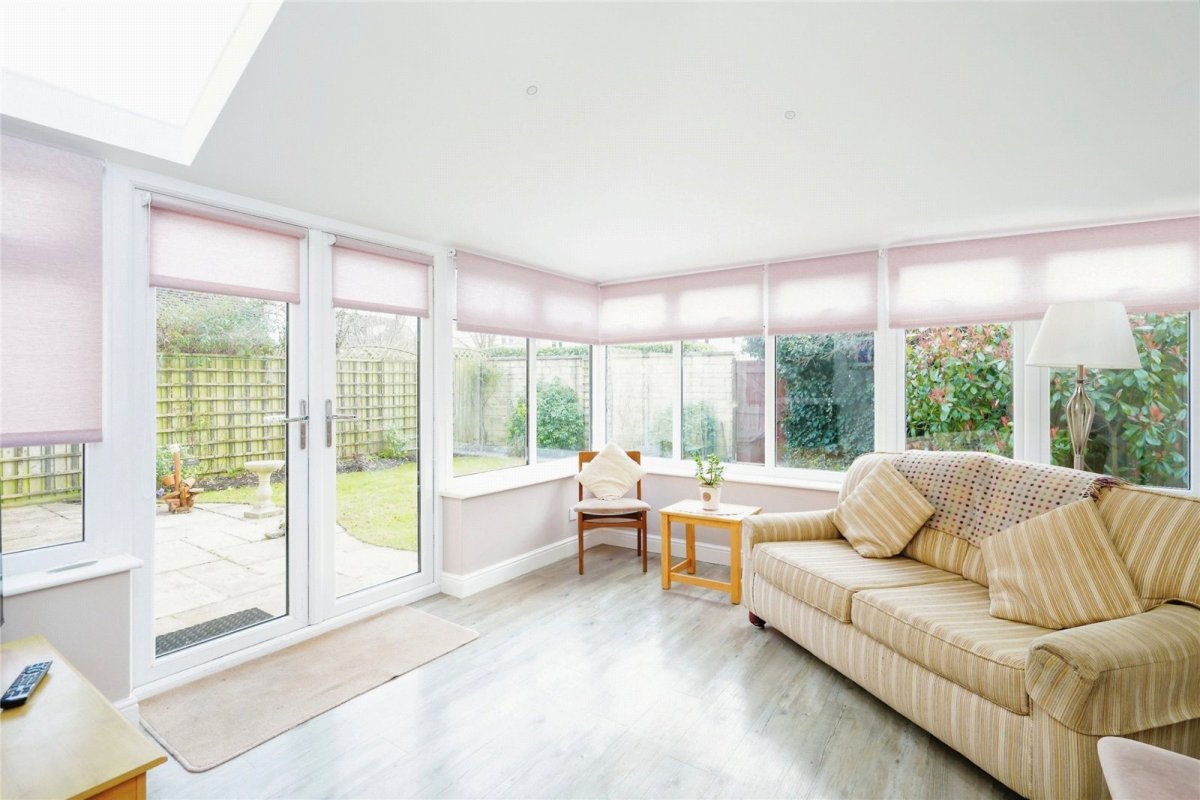 3 bedroom property for sale in Birch Drive, Bradwell Village, Burford