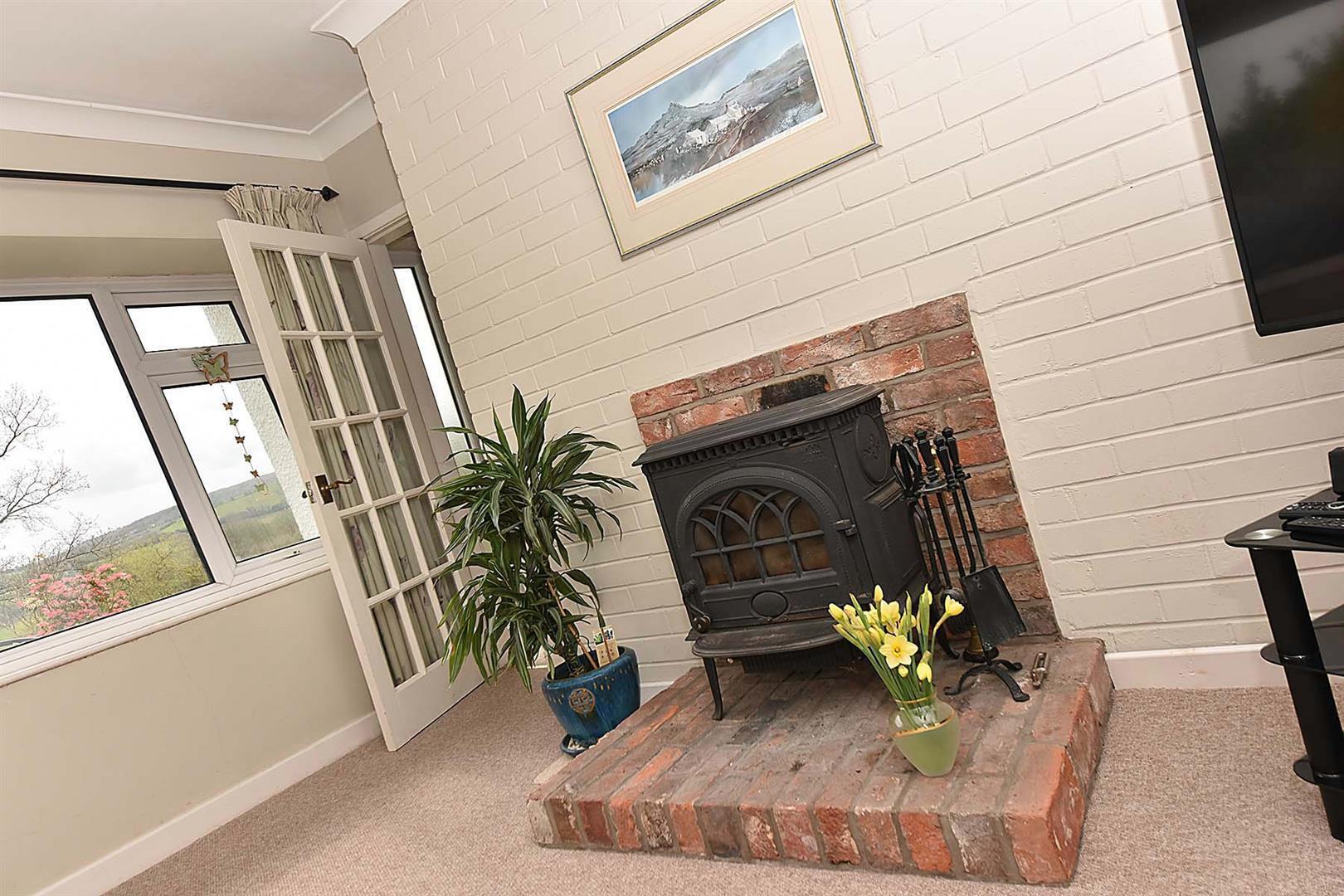 4 bedroom property for sale in Lane, Bosley, Macclesfield £