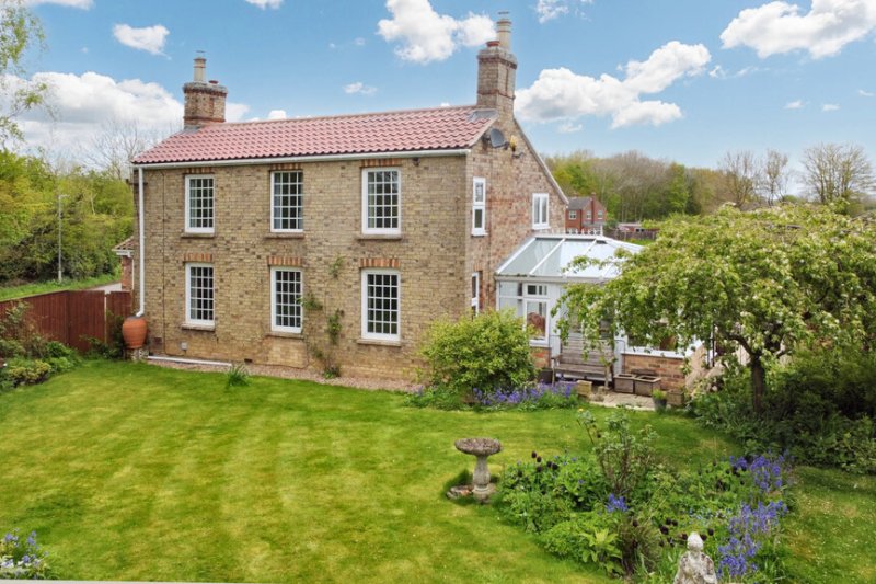 3 bedroom property for sale in Aby LN13 0DQ £475,000