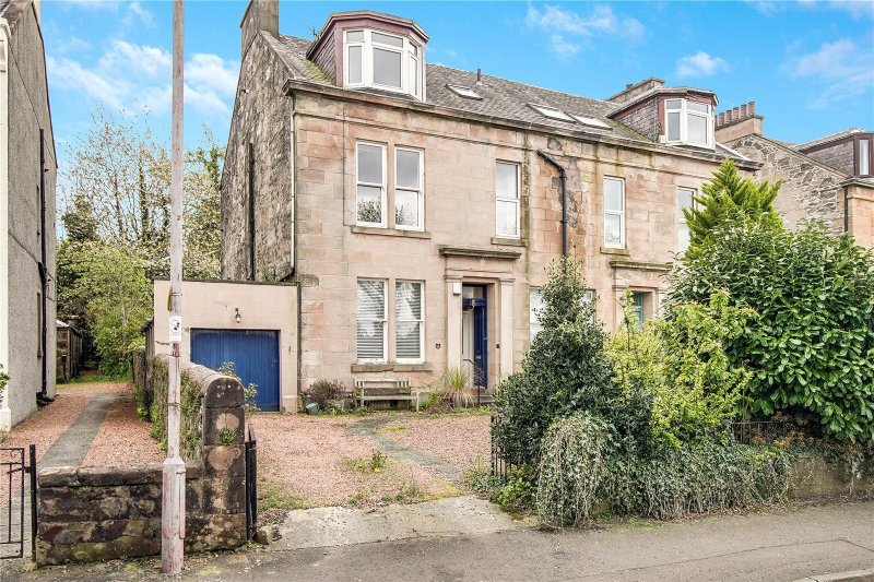 2 bedroom property for sale in Cove Road, Gourock, PA19 Offers over £
