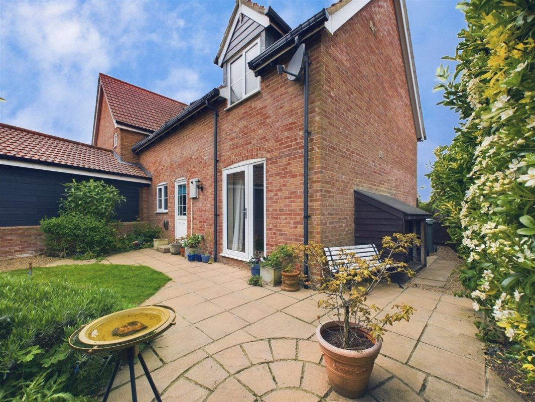 3 bedroom property for sale in Reepham Road, Bawdeswell, Dereham