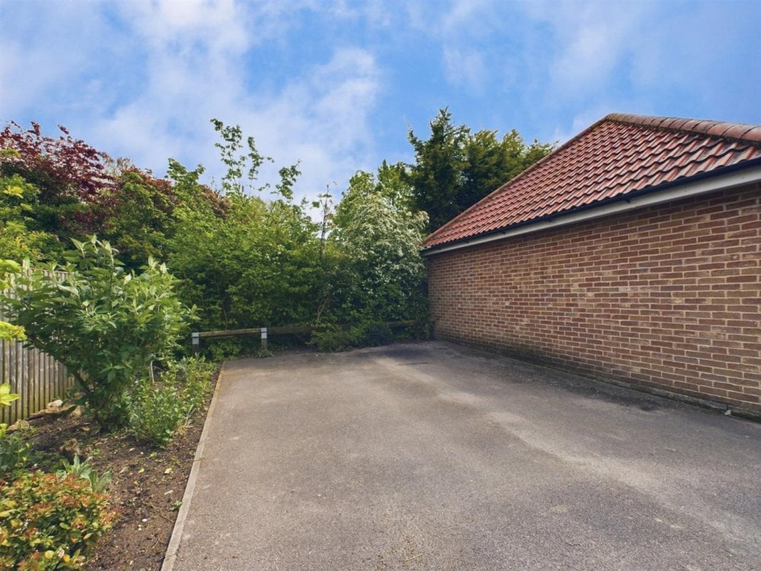 3 bedroom property for sale in Reepham Road, Bawdeswell, Dereham