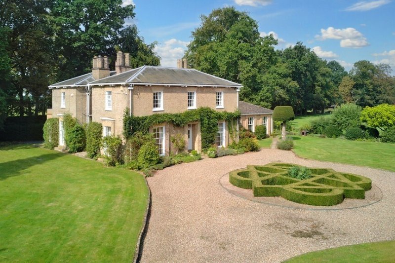 5 bedroom property for sale in Gainsborough Road, Market Rasen LN8 3JW £1,250,000