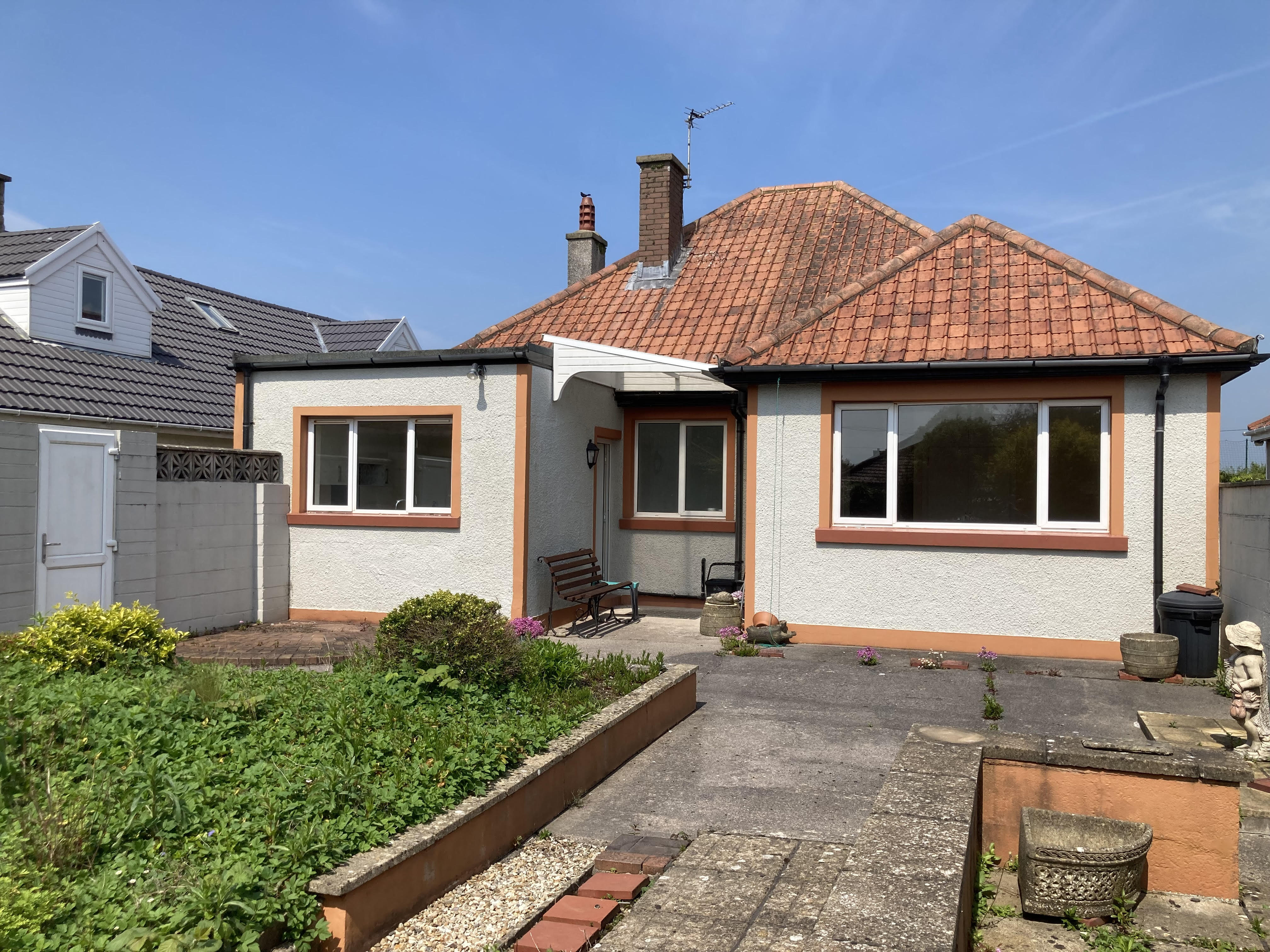 2 bedroom property in LOCKS LANE, PORTHCAWL, CF36 3HY Guide price £