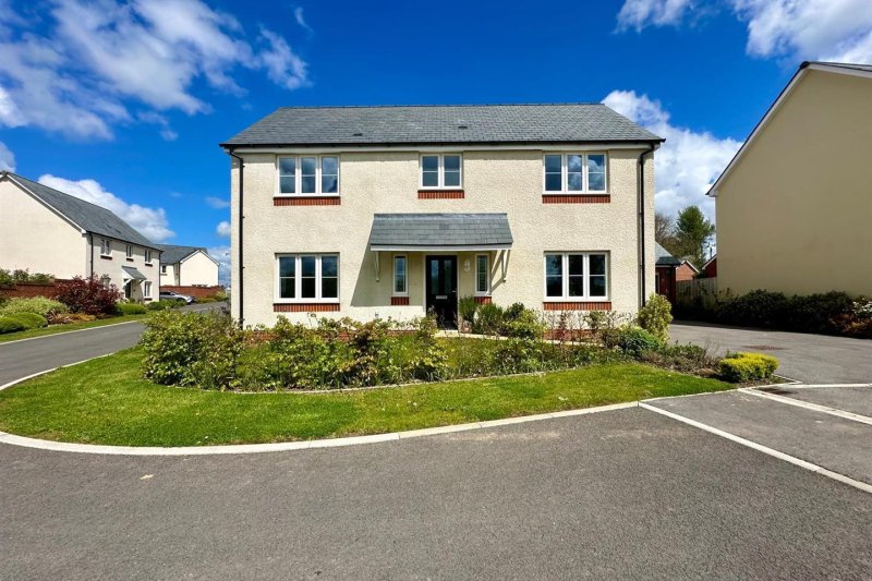 4 bedroom property for sale in Willow Rise, Witheridge, Tiverton £425,000