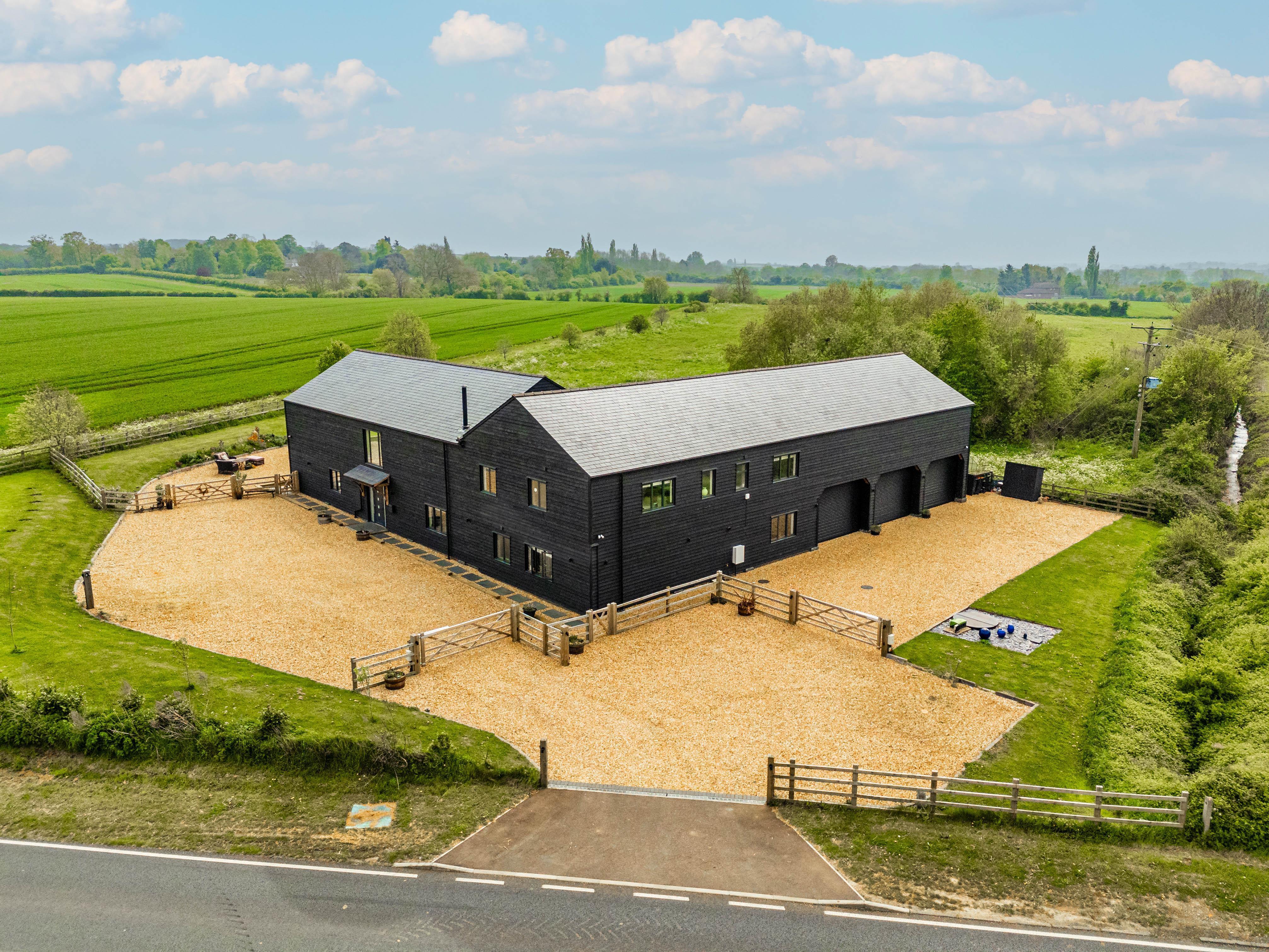 6 bedroom property for sale in Thurleigh Road, Bletsoe, Bedford