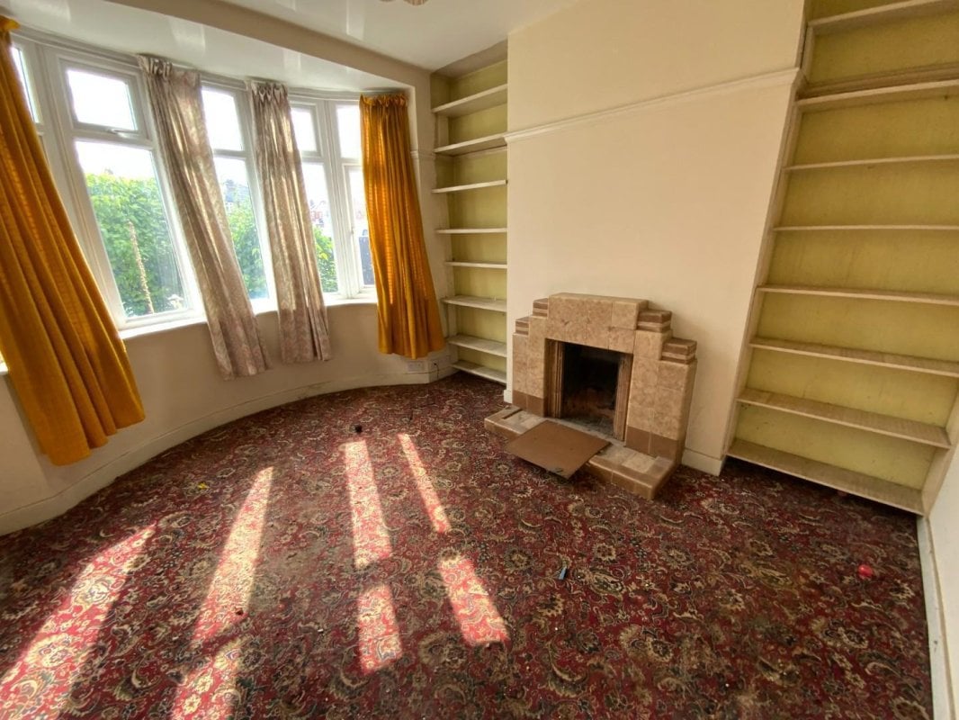 3 bedroom property for sale in Kingsway, Braunstone, Leicester Price